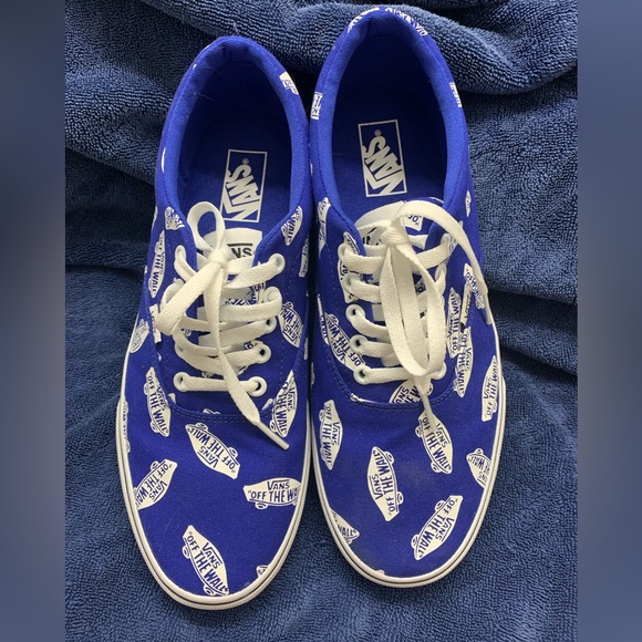 Vans Other - Vans Men’s Blue and White Patterned Sneakers 10.5